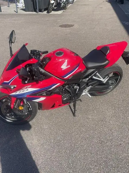 CBR 650  R