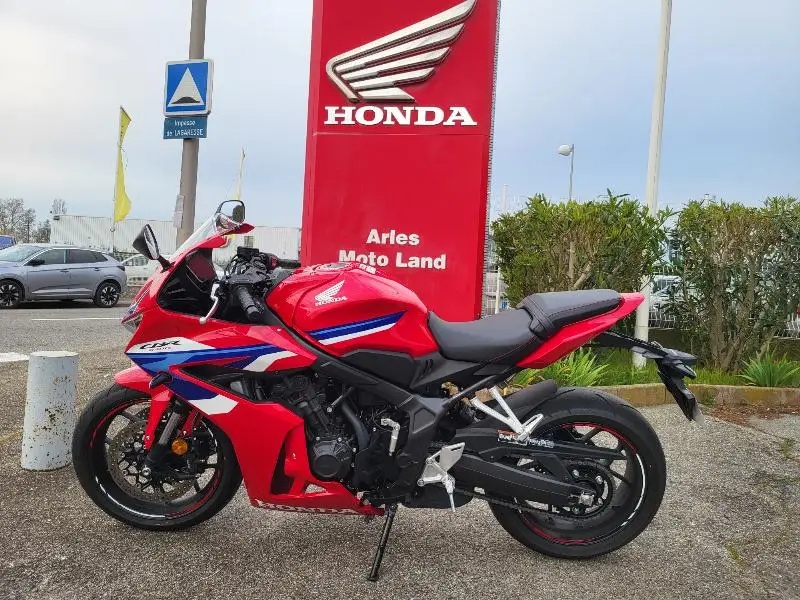 CBR 650  R
