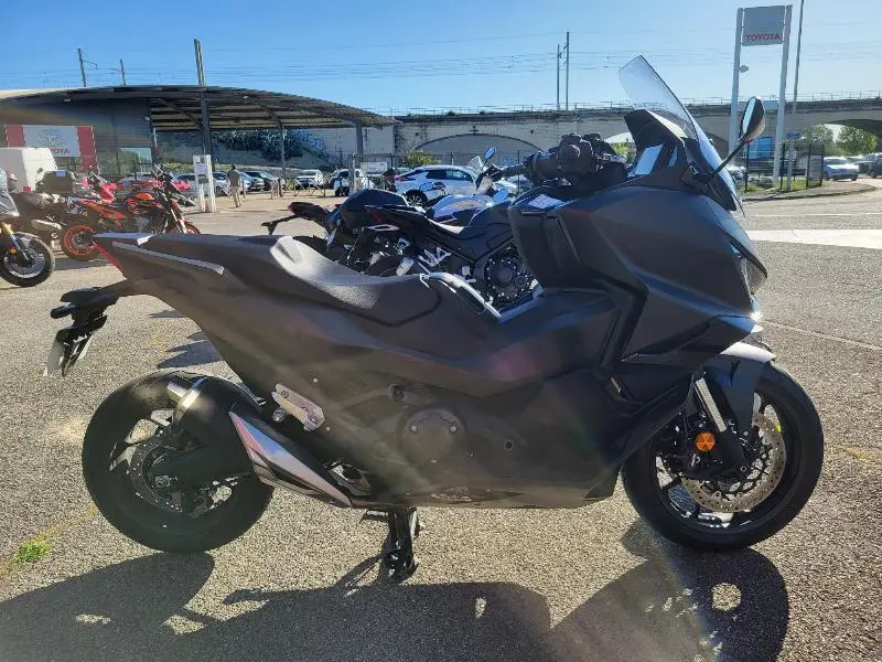 NSS FORZA 750