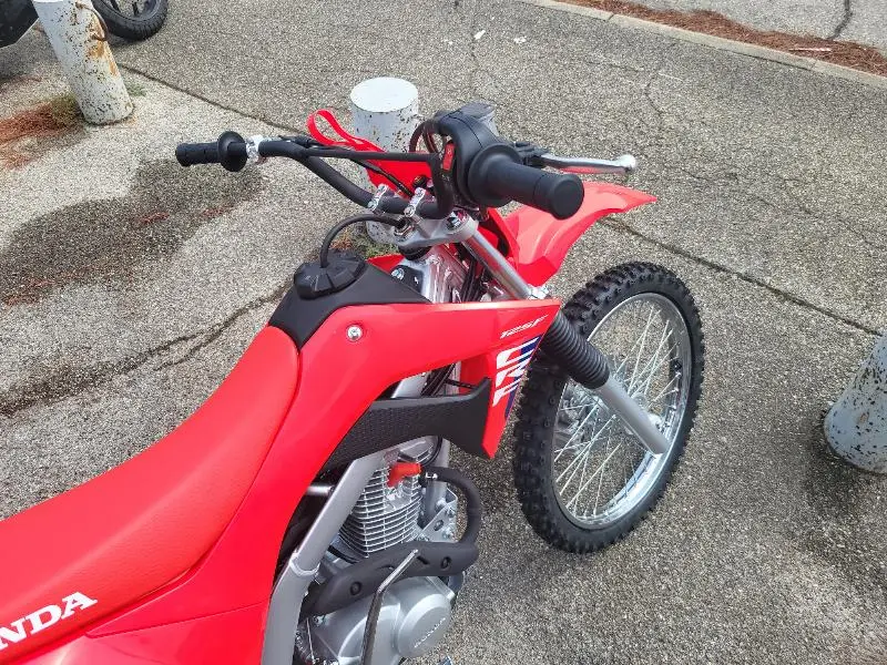 CRF 125 R