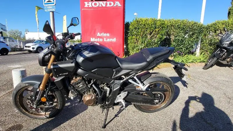 CB 650 R