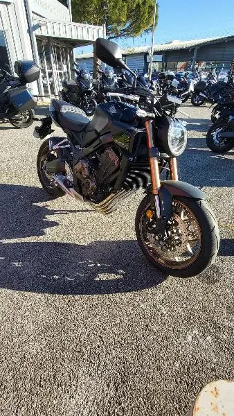 CB 650 R