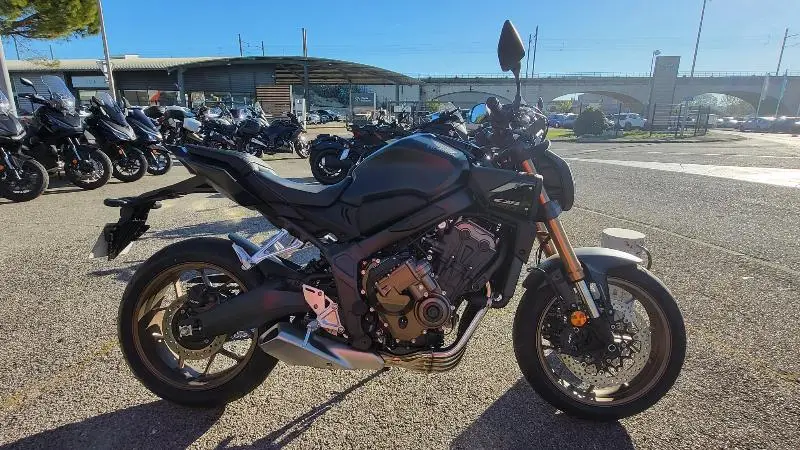 CB 650 R