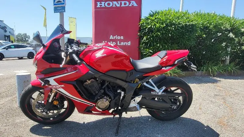 CBR 650  R