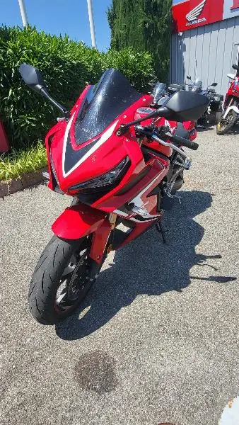 CBR 650  R