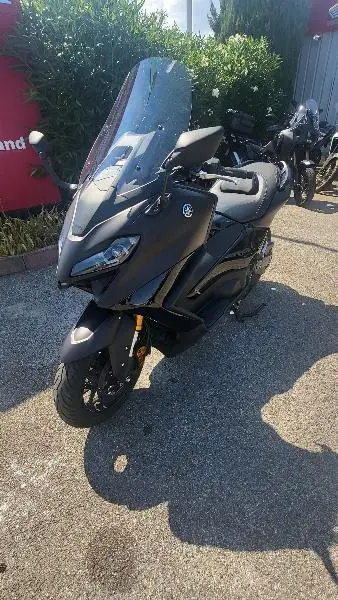 XP TMAX 560