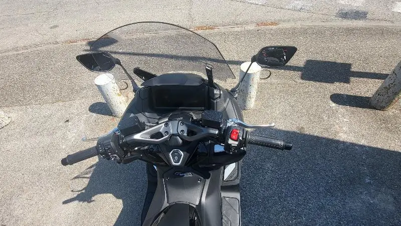XP TMAX 560