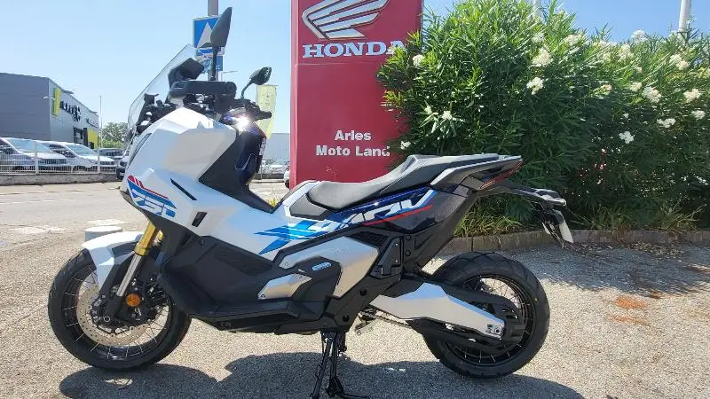 XADV 750