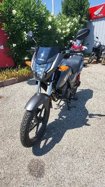 CB 125 F