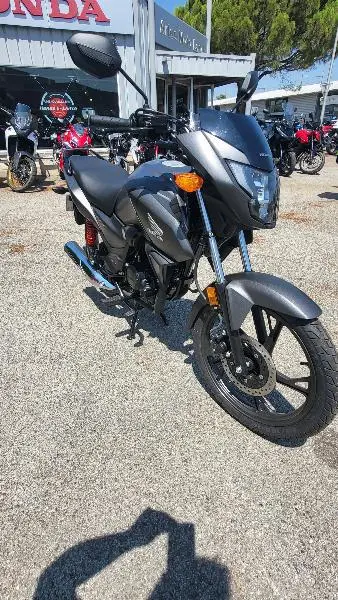 CB 125 F