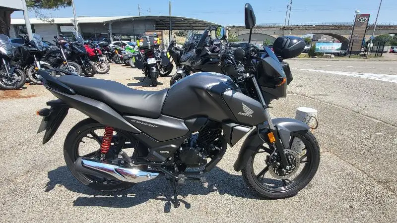 CB 125 F