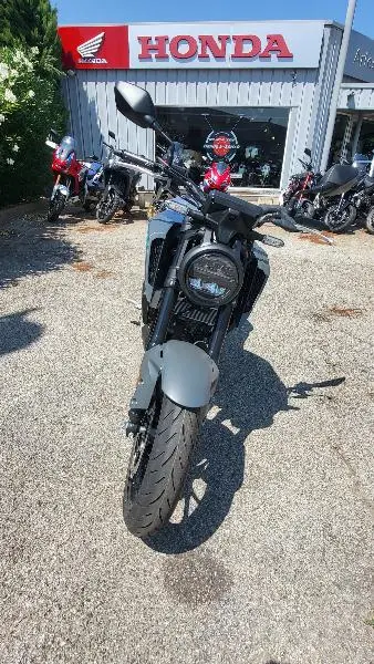 CB 125  R