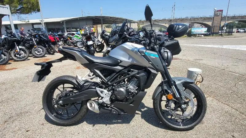 CB 125  R