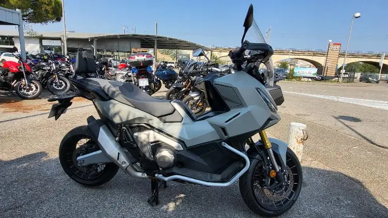 XADV 750
