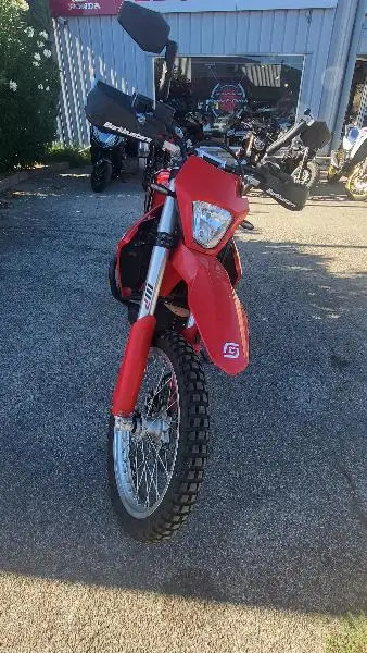 ES 700