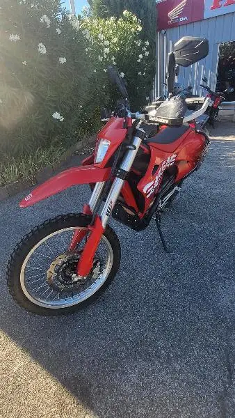 ES 700