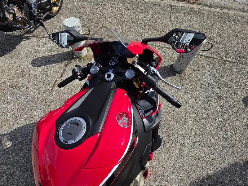 CBR 1000 RR FIREBLADE