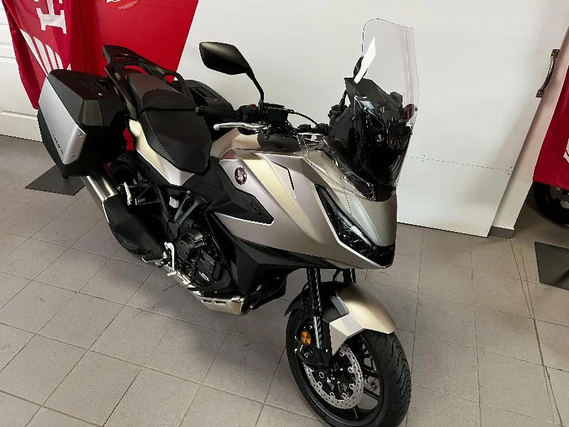 NT1100