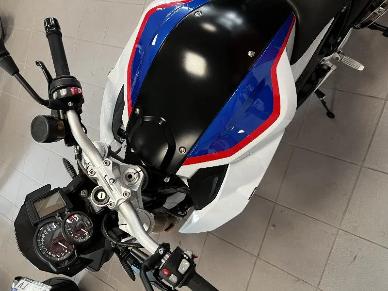 F 800 R