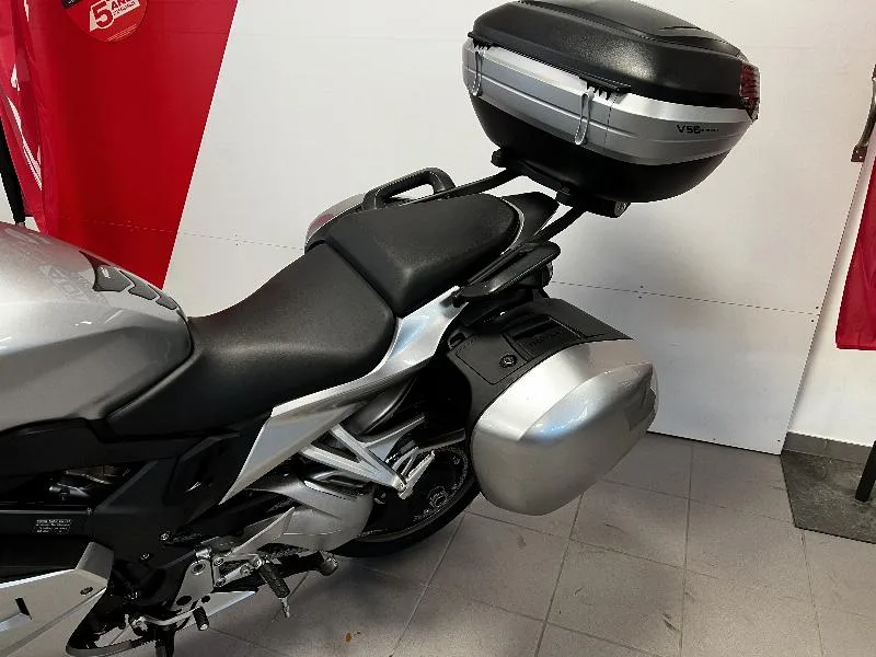 VFR 800 F