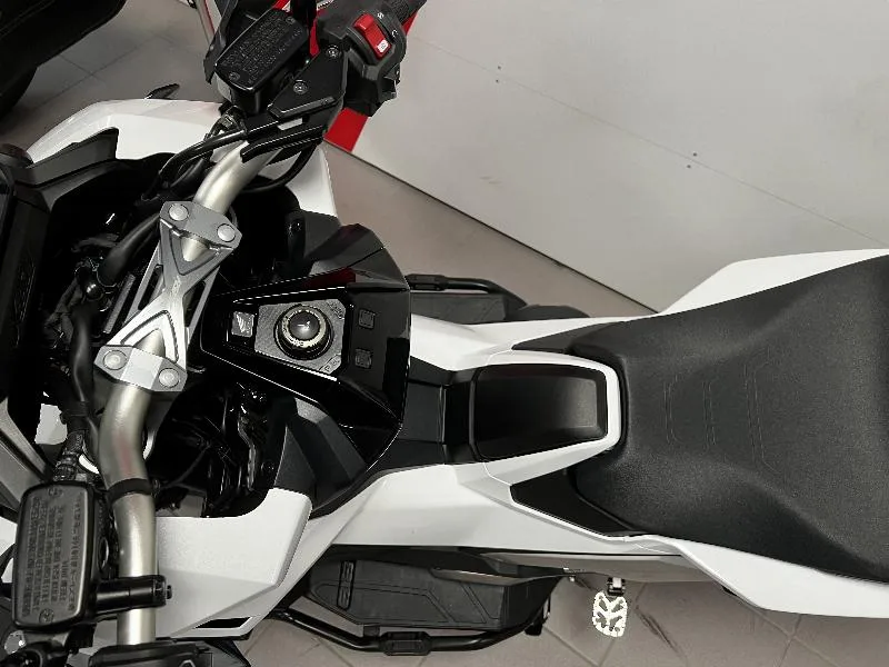 X ADV 750
