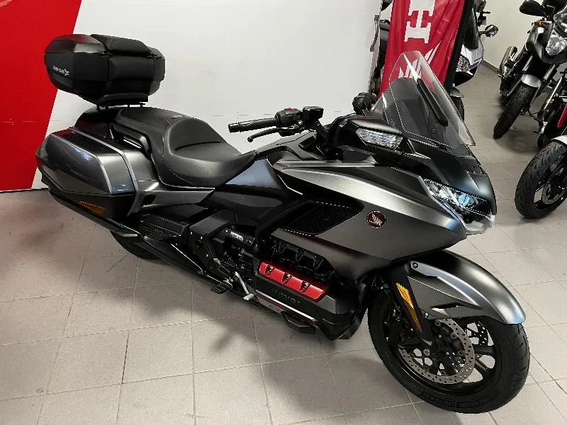 GOLDWING 1800