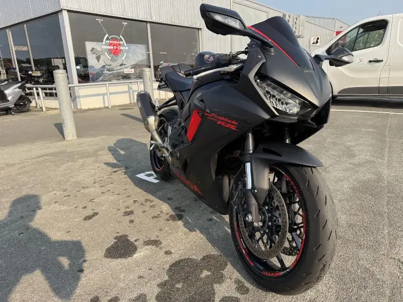 CBR 1000 FIREBLADE
