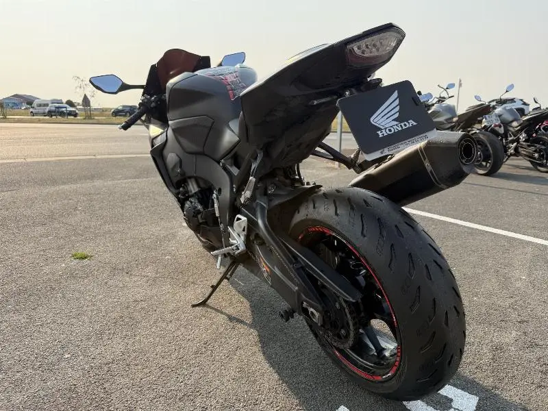 CBR 1000 FIREBLADE