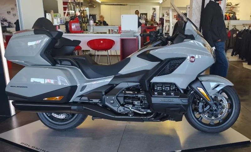 GL 1800 GOLDWING TOURING DCT