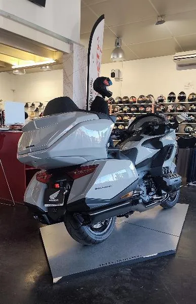 GL 1800 GOLDWING TOURING DCT
