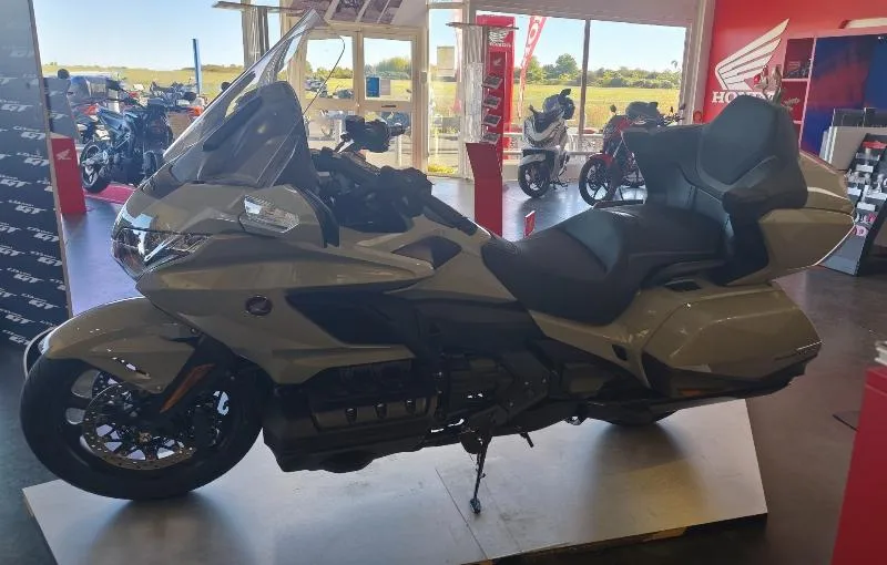 GL 1800 GOLDWING TOURING DCT