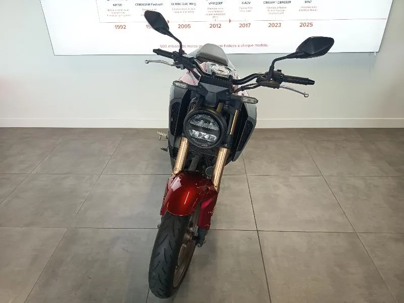 CB 125  R