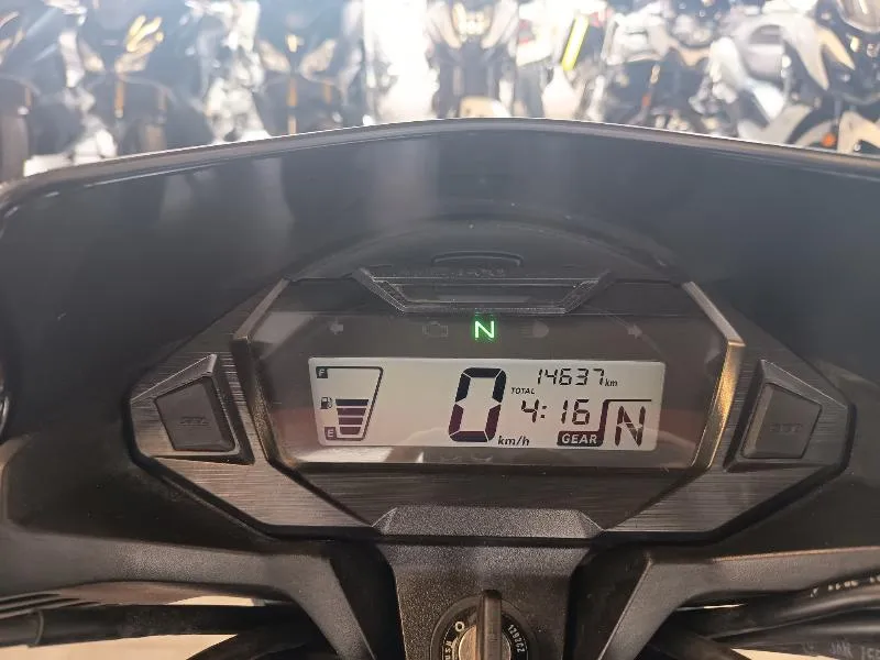CB 125 F