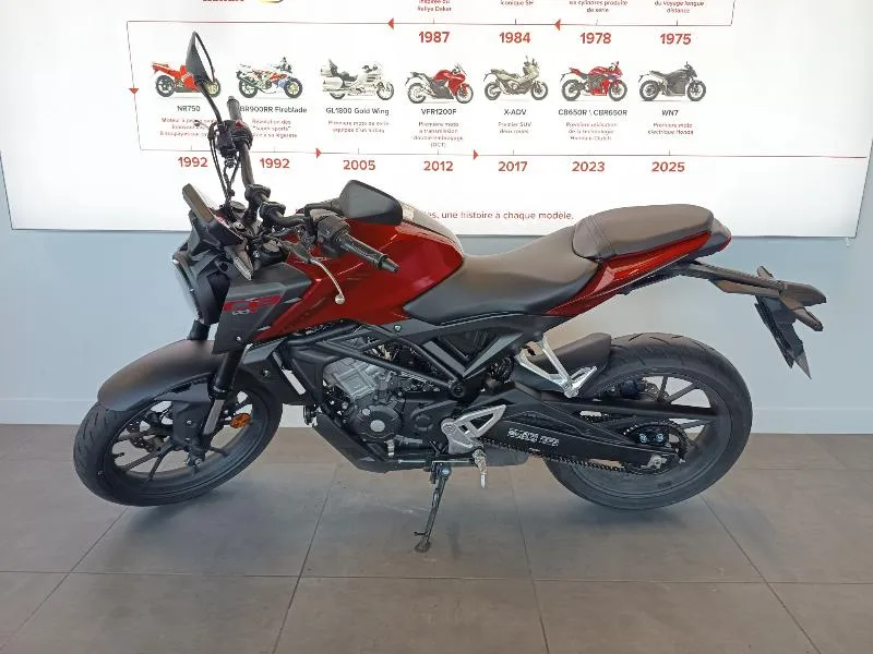 CB 125  R