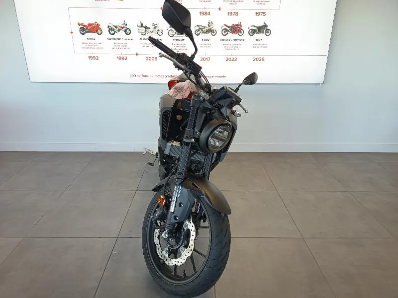 CB 125  R