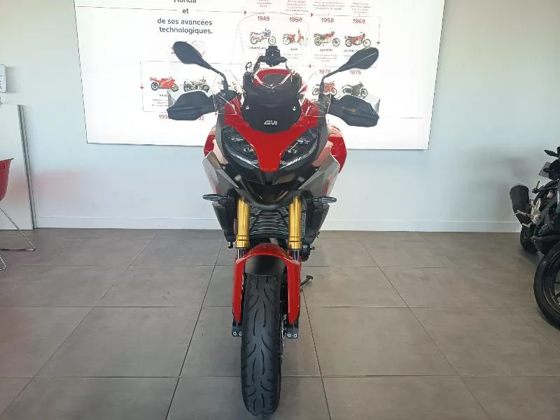 F 900 XR