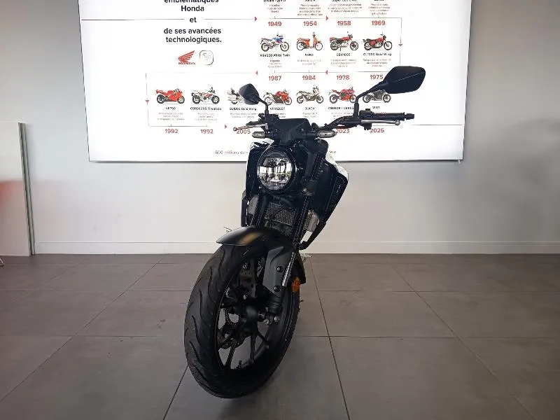 CB 125  R
