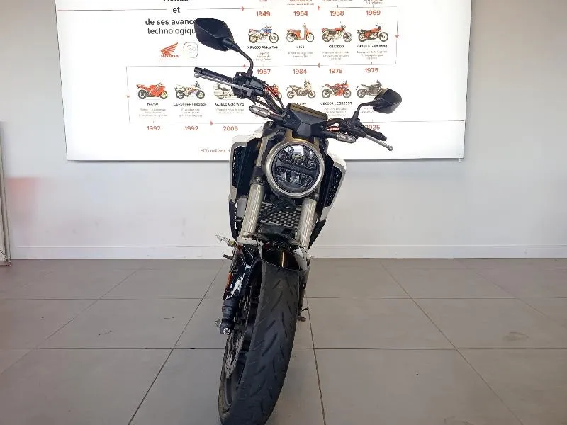 CB 125  R