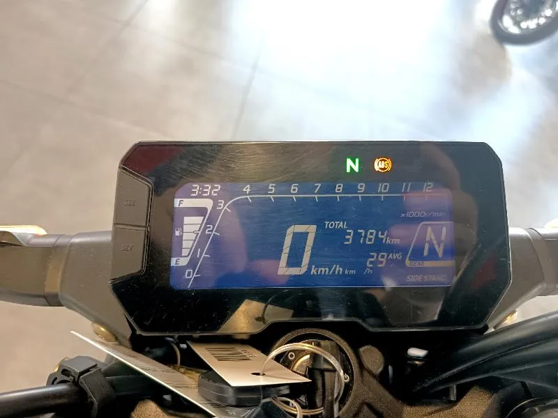 CB 125  R