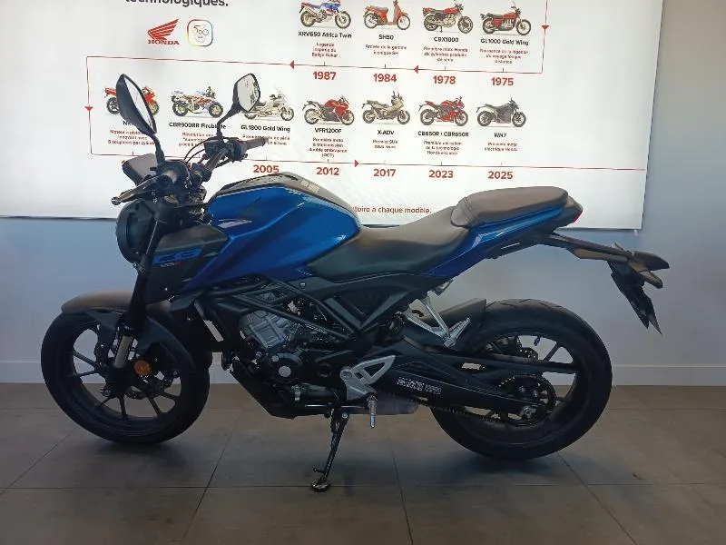 CB 125  R