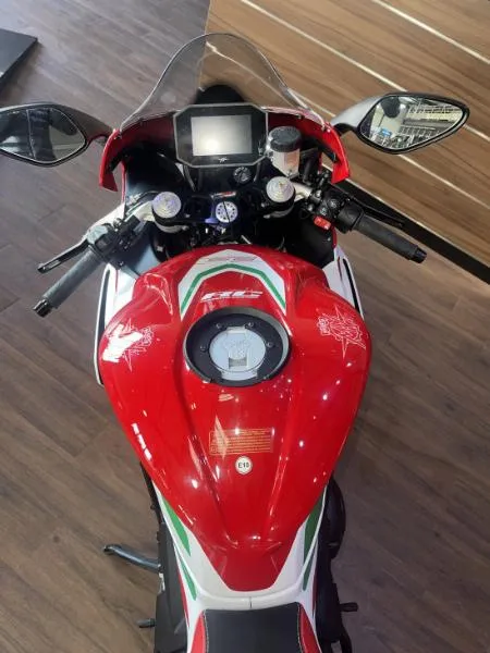 F3 800