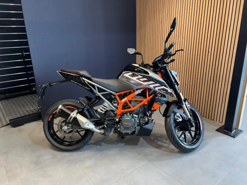 125 DUKE ABS
