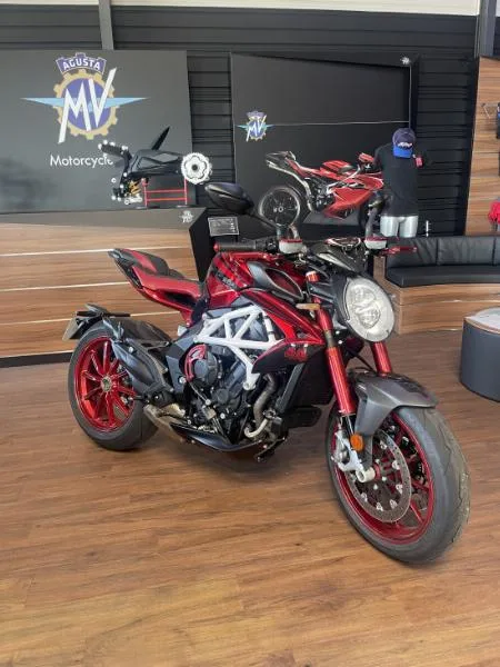 BRUTALE 800 EAS