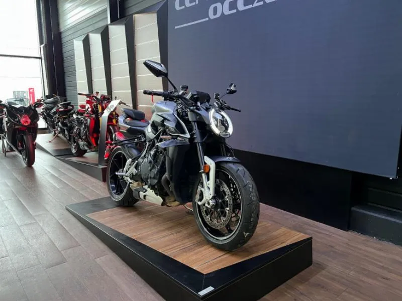 BRUTALE R 1000