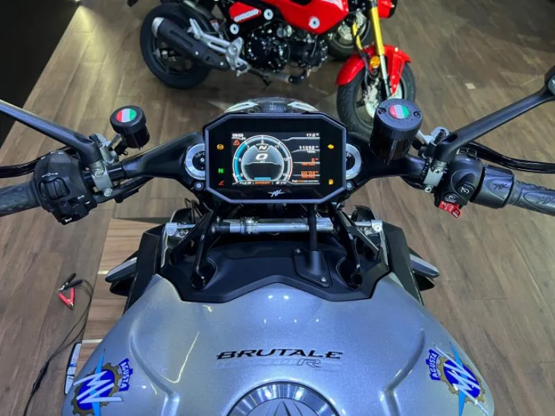 BRUTALE R 1000