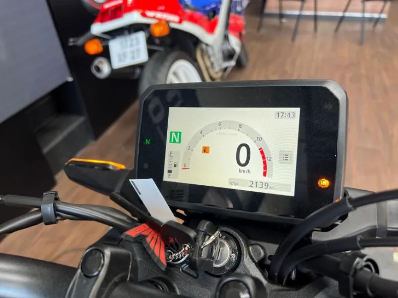 CB125R