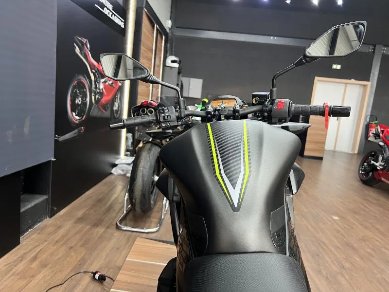 z 125