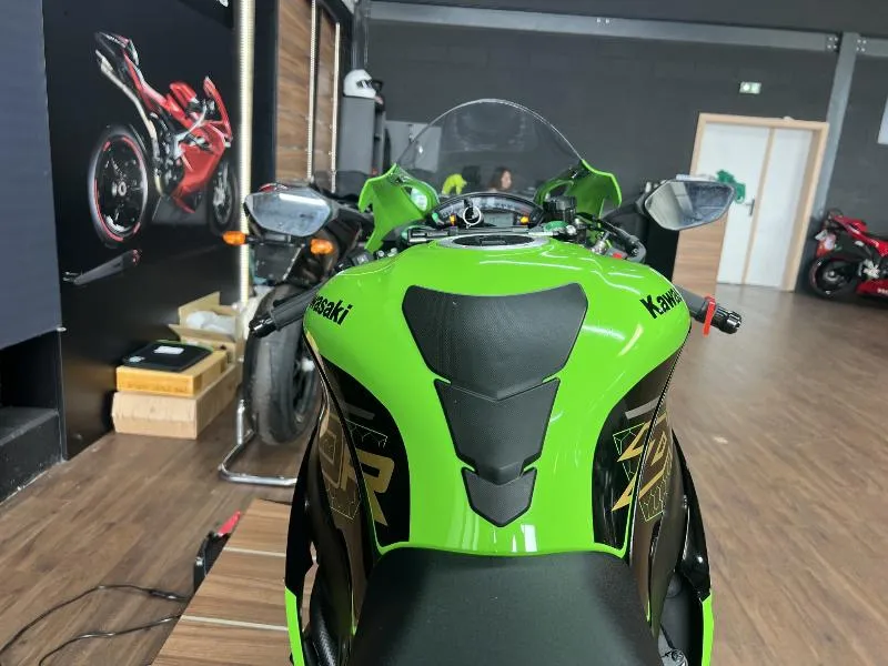 ZX10R