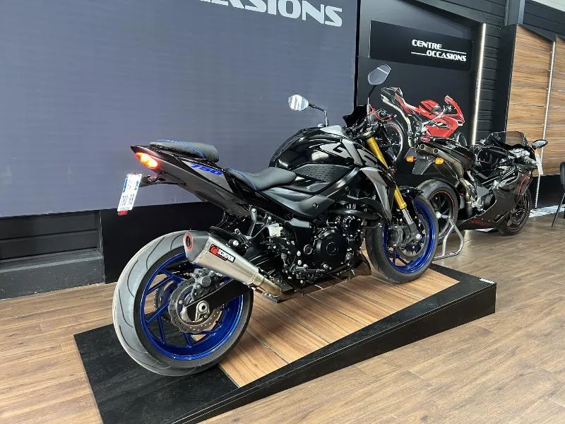 GSXS 750