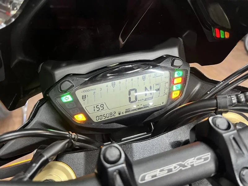 GSXS 750